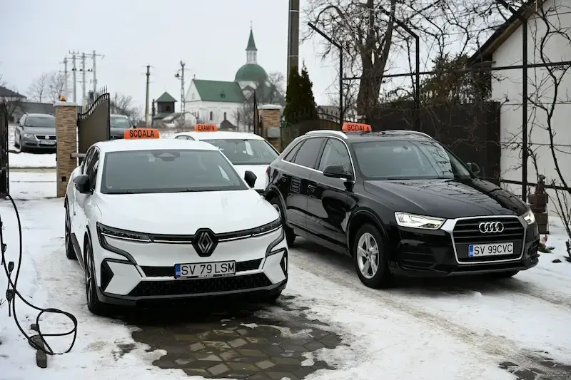 Cursant fericit cu cheile mașinii